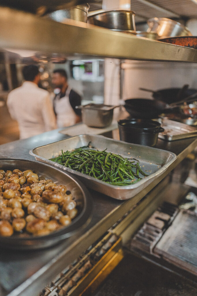 Bistrot metro Notre-Dame-des-Champs Restoran Prancis tradisional rive gauche Paris